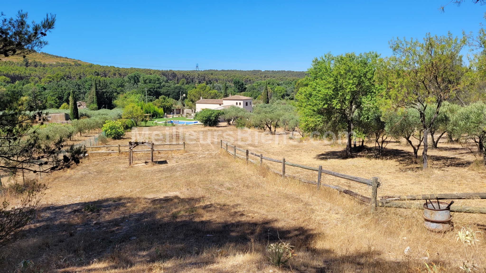 Propriété 180 m2 sur 10 000m2 à VENTABREN