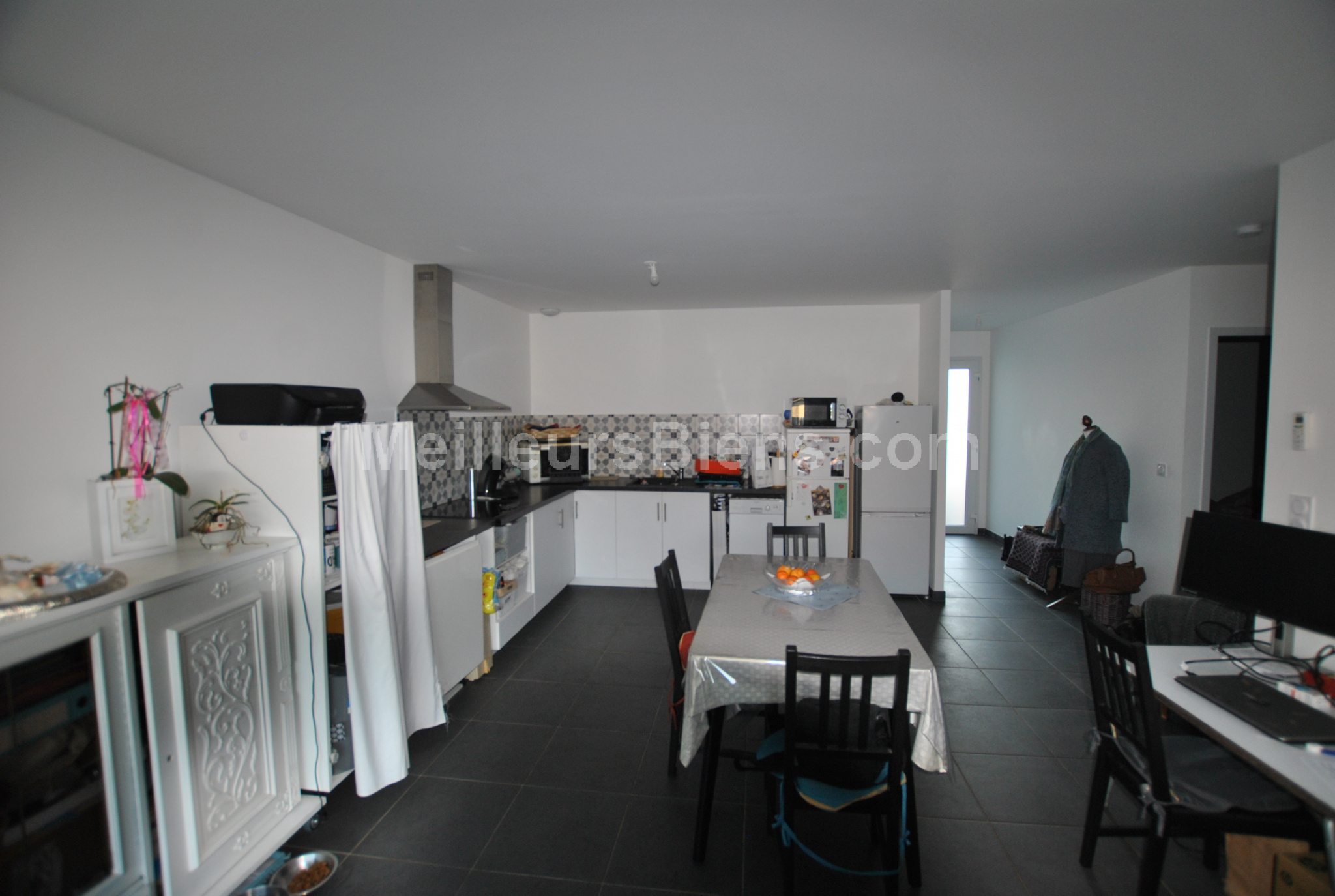 Maison 2 chambres. Budget 289 000 €.